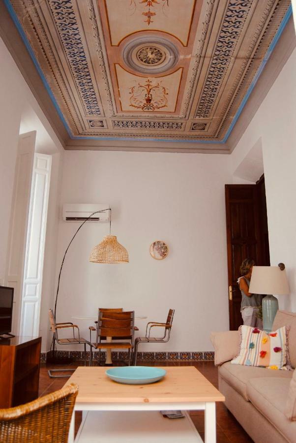 Luz y Sencillez en el Centro Histórico de Málaga Exterior foto